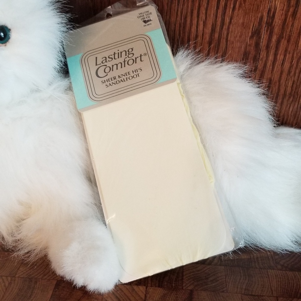 NWT Lasting Comfort yellow  knee highs